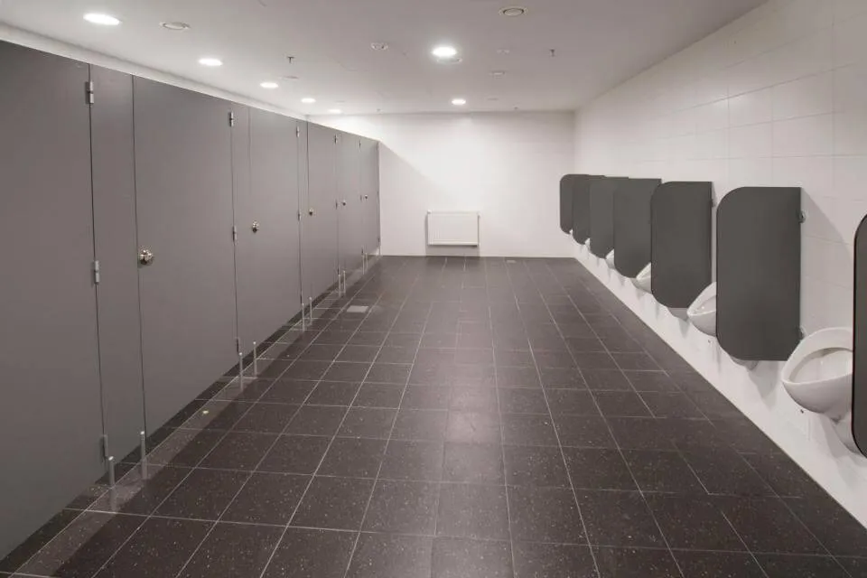 prysznice przemysłowe kabiny w zakładach pracy