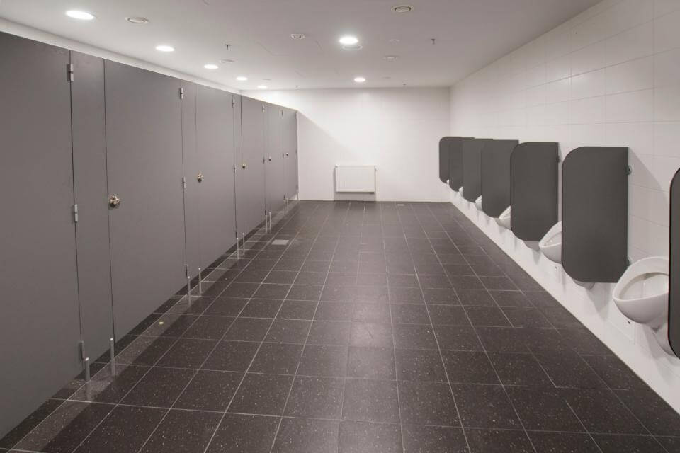 prysznice przemysłowe kabiny w zakładach pracy